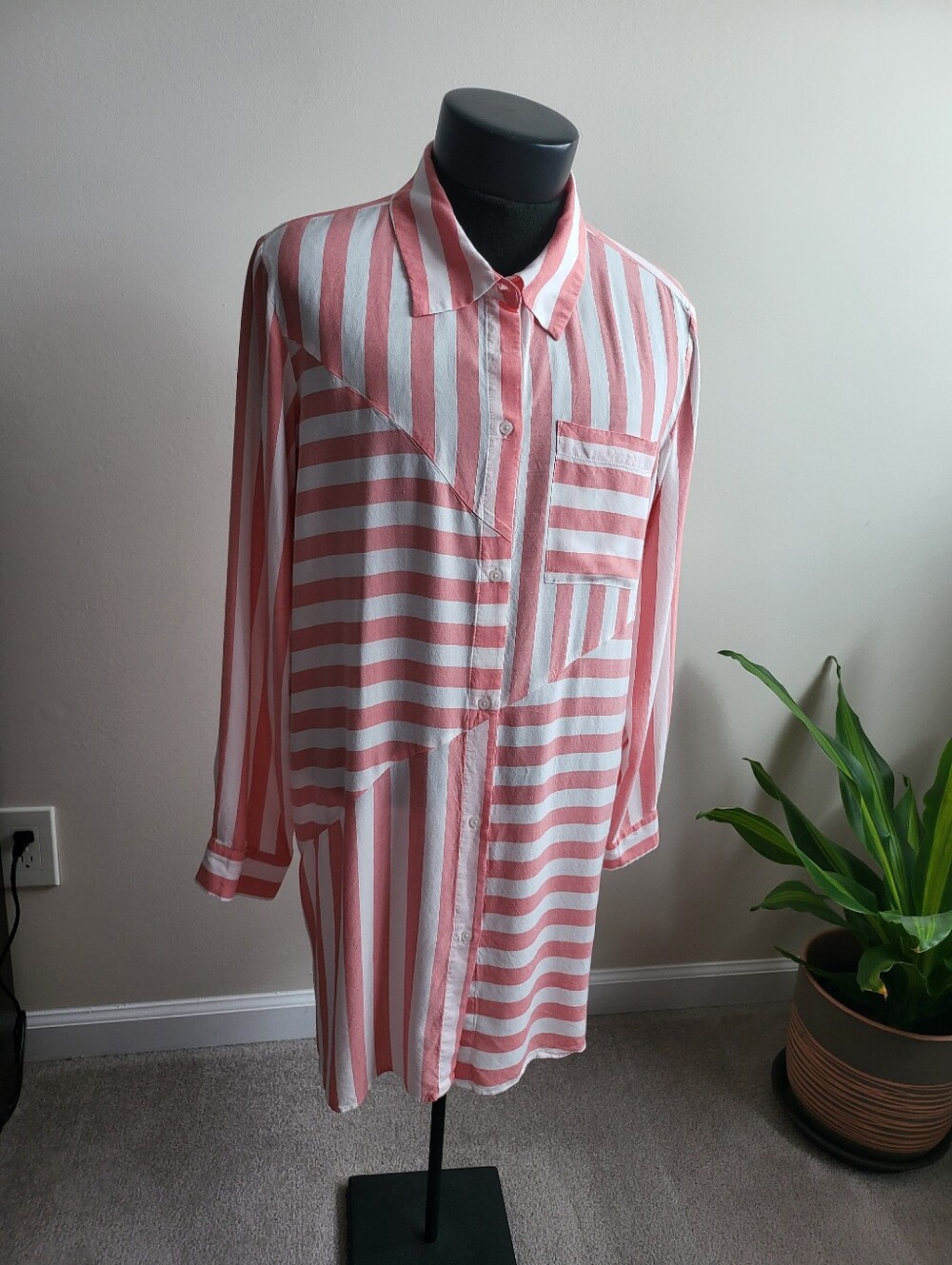 Jones New York 1X Coral Pink & White Striped Long Tunic – 100% Viscose - Picture 1 of 9